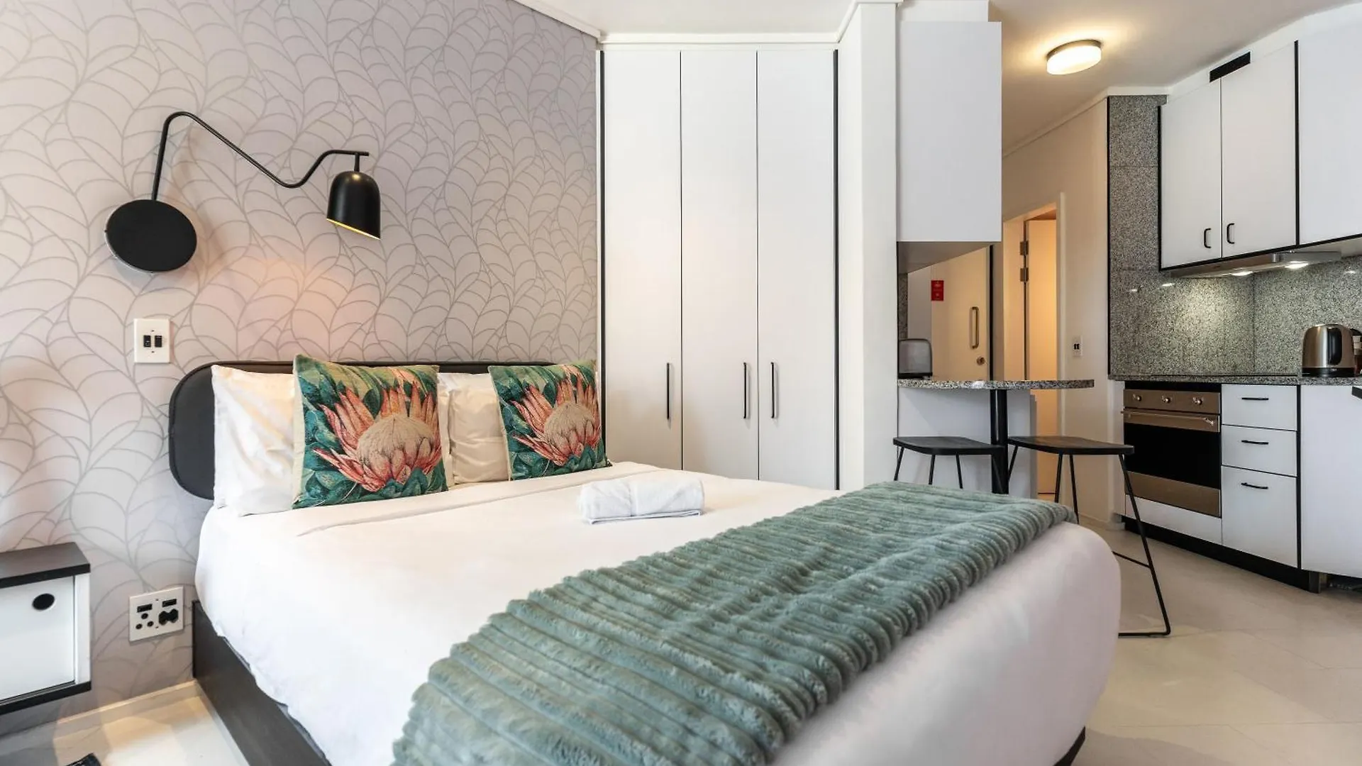 Flamingo 506 - Sea Point Studio Aprt Cape Town Apartment